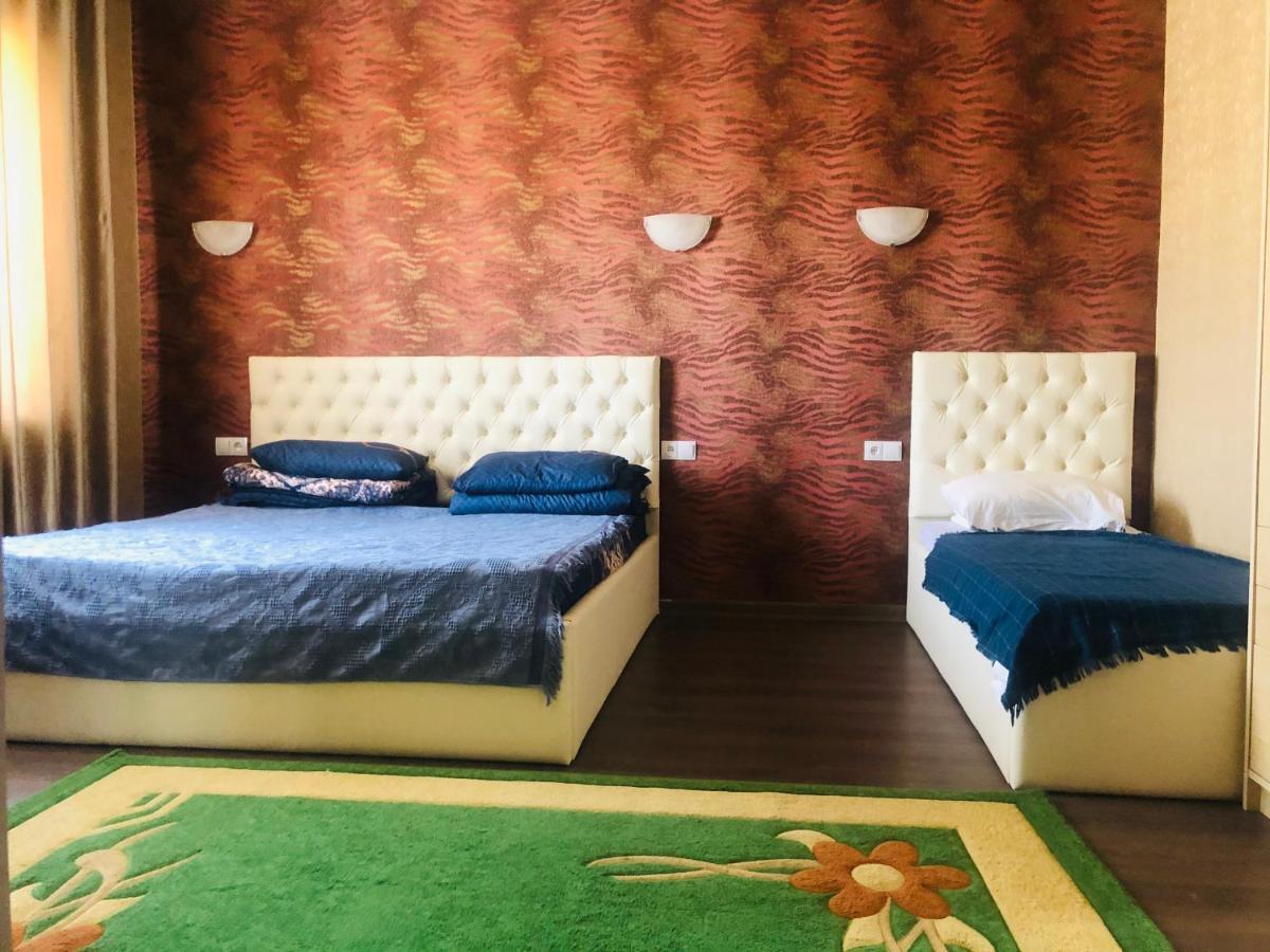 Sweet Home Hostel Bishkek Exterior foto