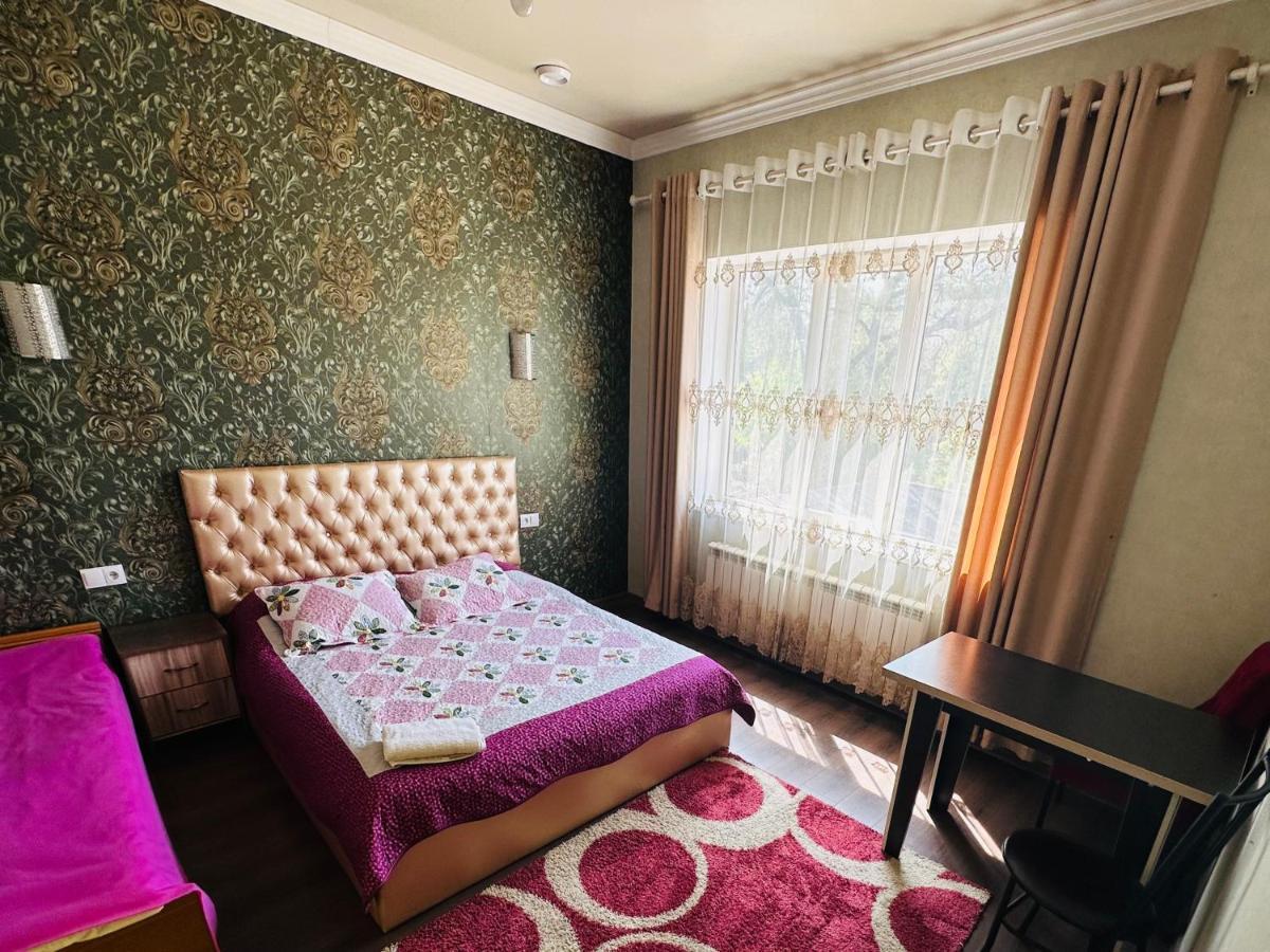 Sweet Home Hostel Bishkek Exterior foto