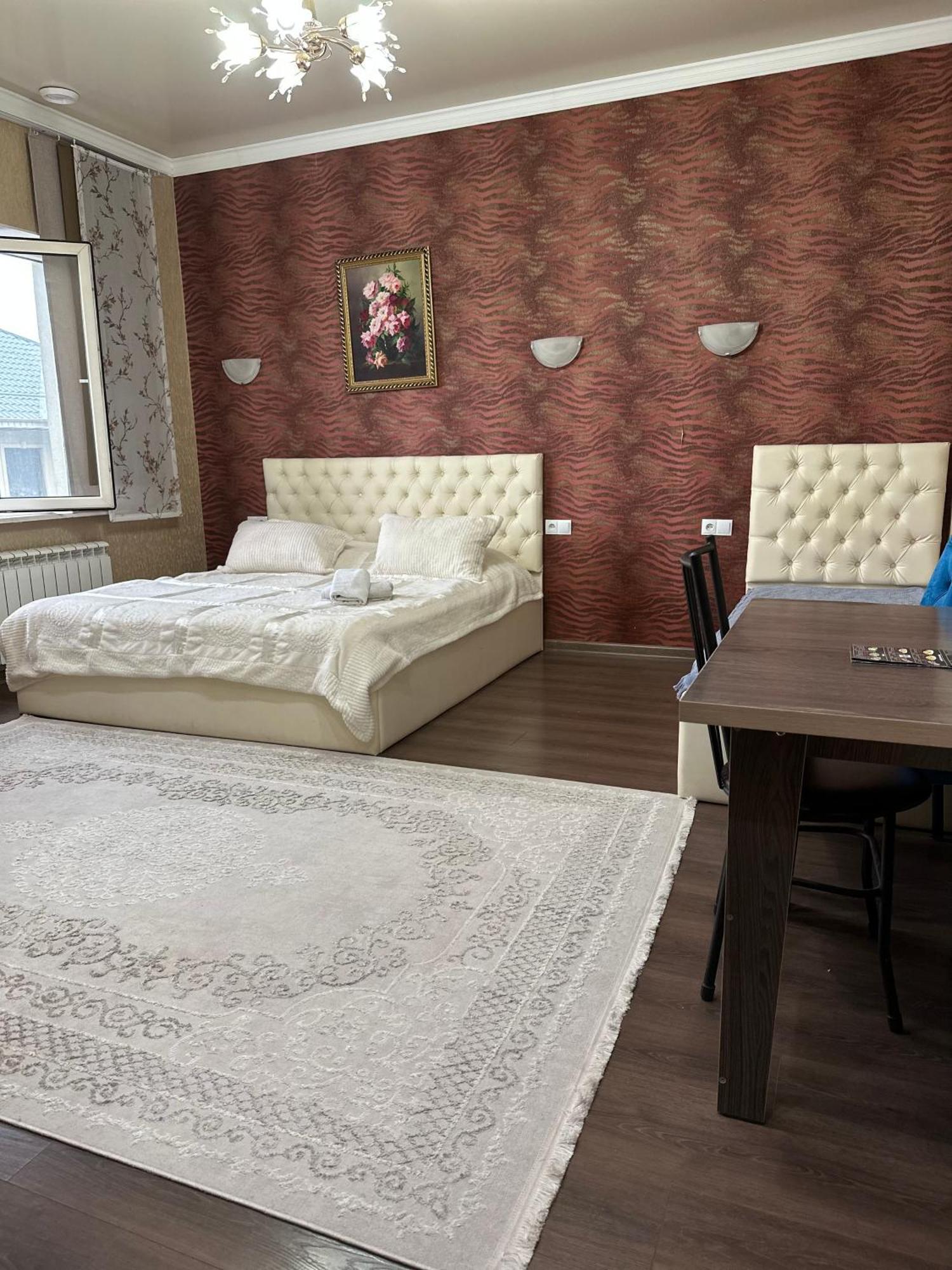 Sweet Home Hostel Bishkek Exterior foto